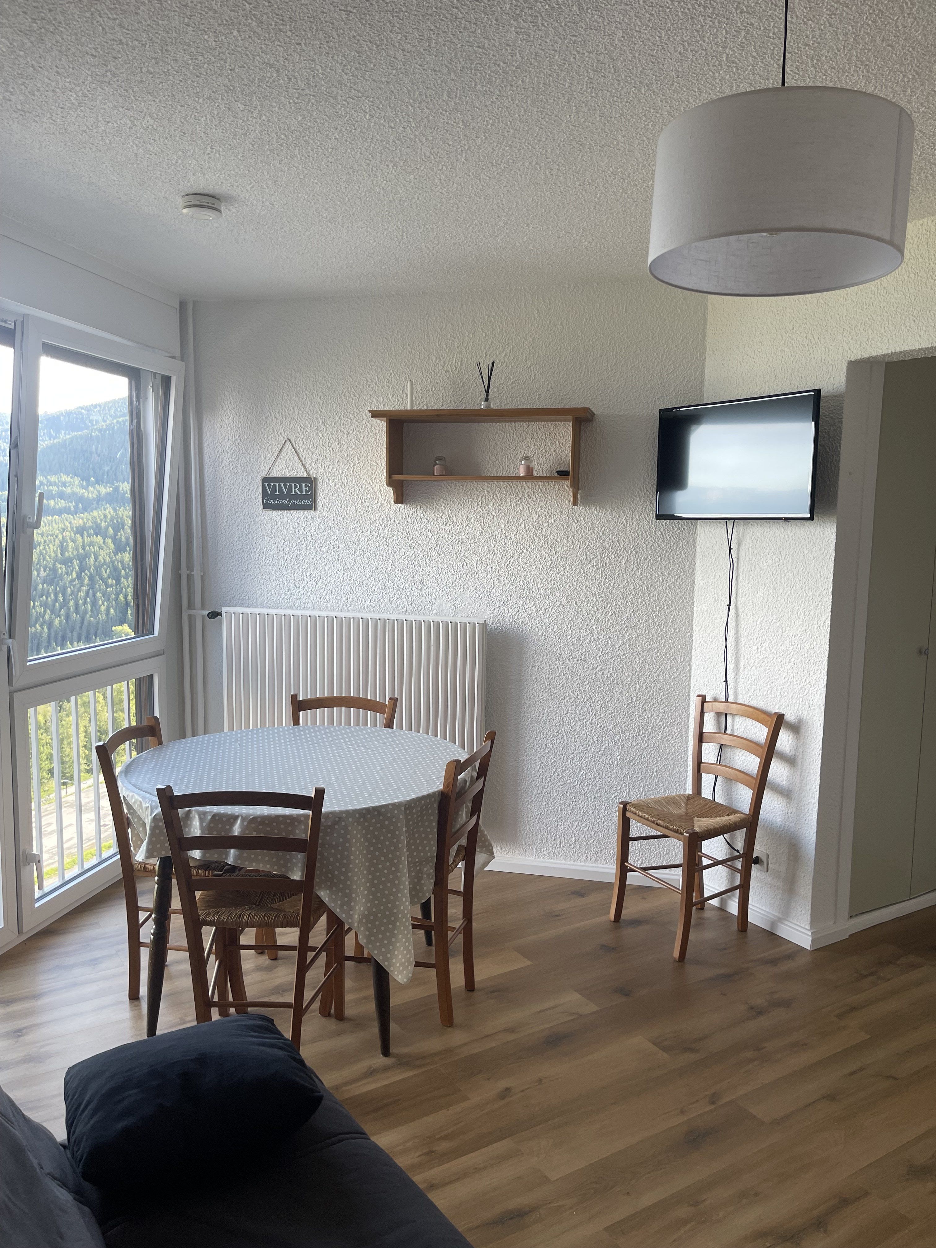 pied des pistes PRAPOUTEL LES 7 LAUX équipé 5/6 personnes