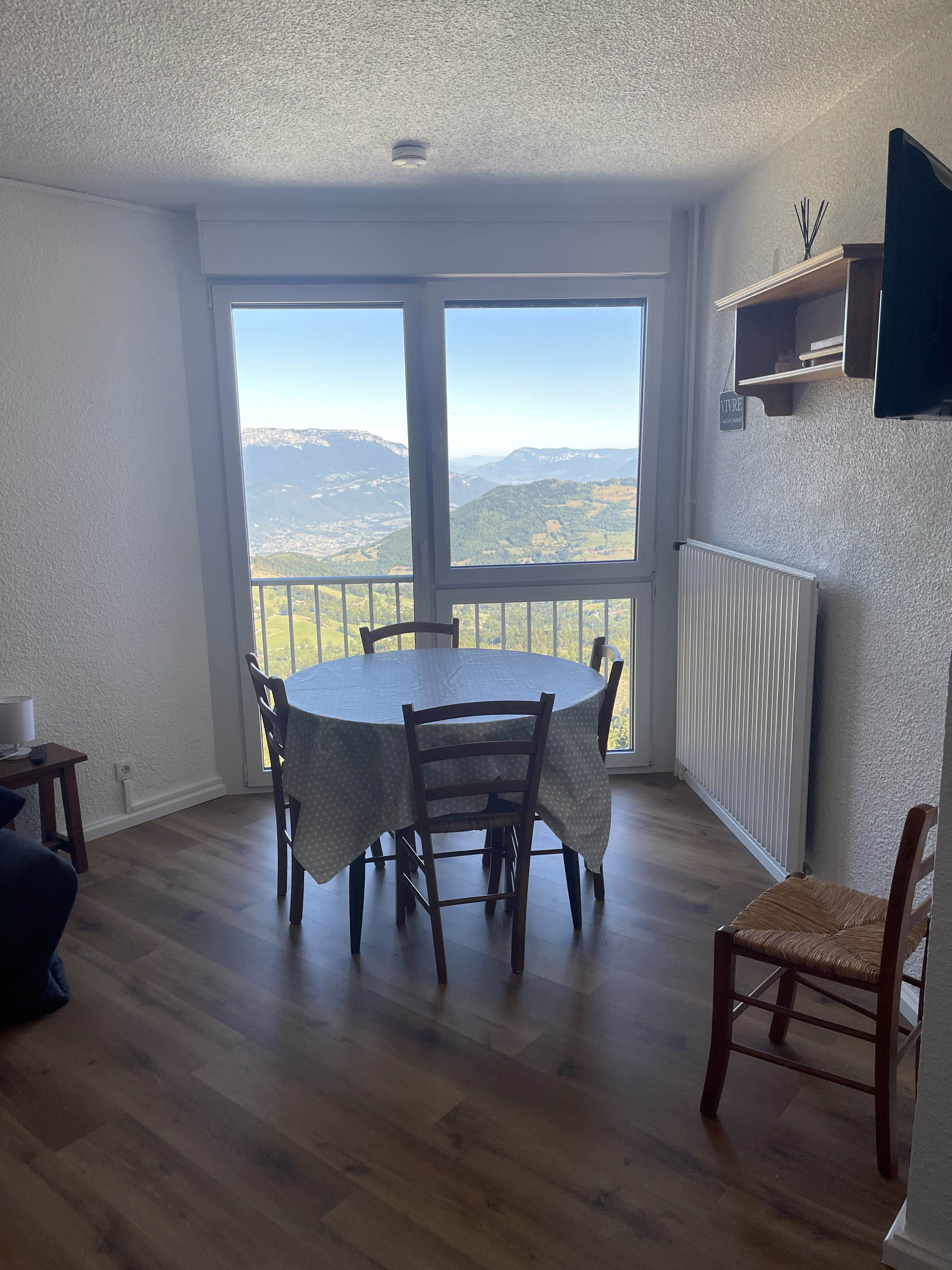 pied des pistes PRAPOUTEL LES 7 LAUX équipé 5/6 personnes