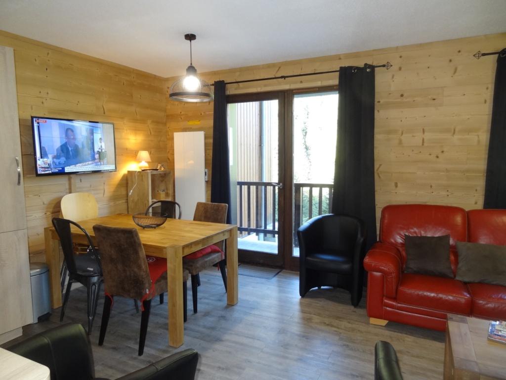 Appartement 56 m2 - 3 étoiles sur la piste de retour, WIFI par SFR et garage avec prise pour voiture electrique