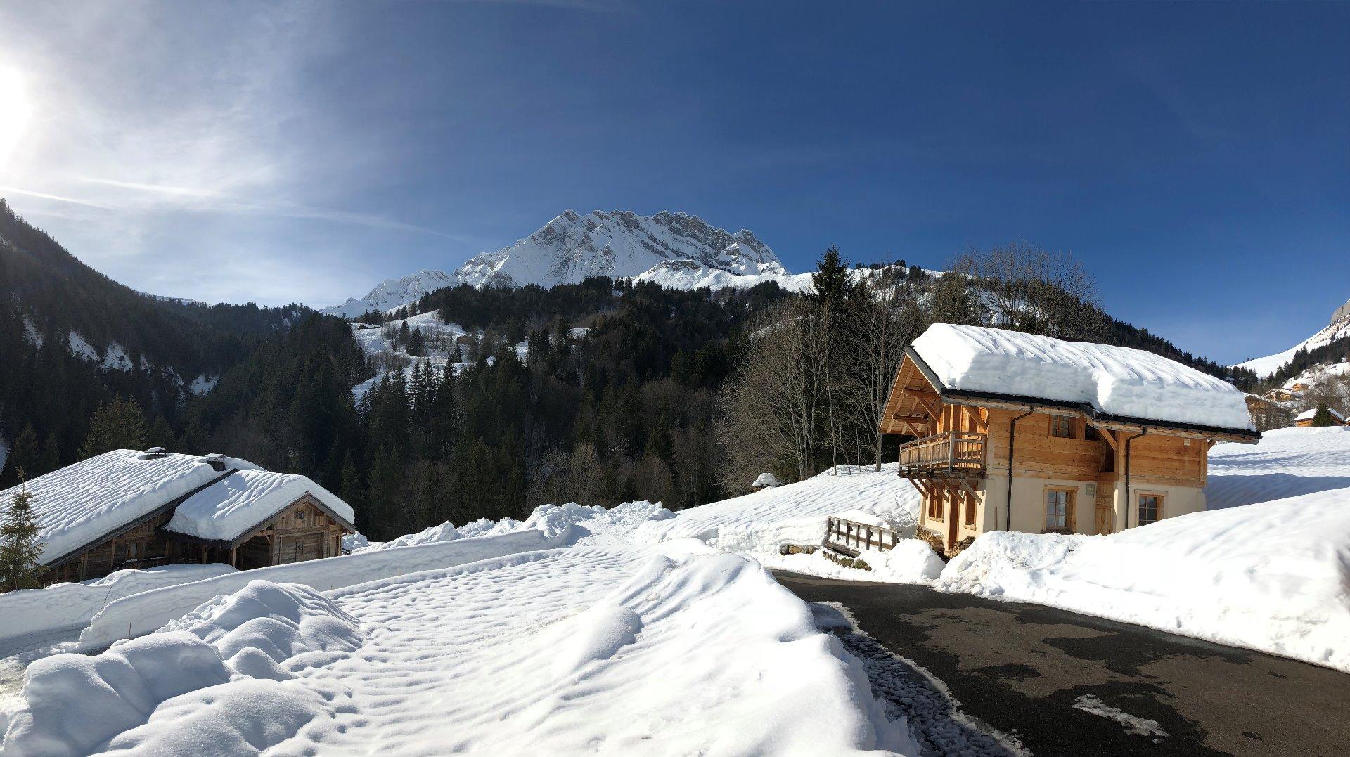 CHALET ANGE 6 à 8 personnes avec SPA extérieur proche La Clusaz et Megeve