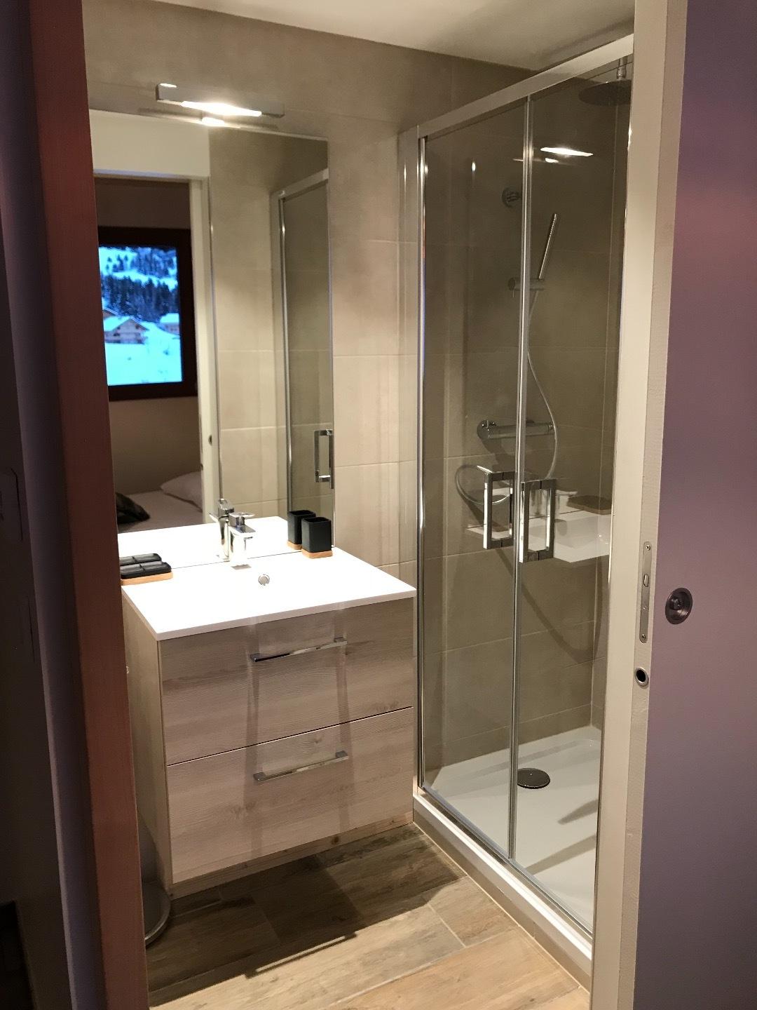 Residence Le Grenier appartement neuf ski aux pieds 8 pers