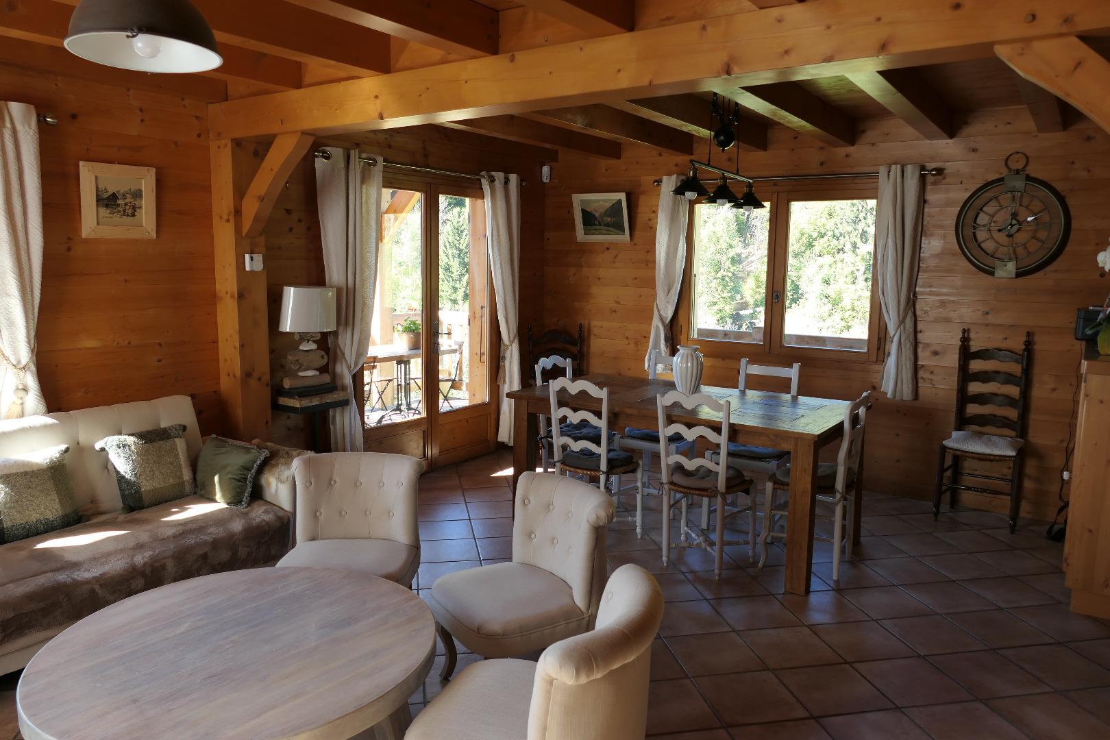 La Chevrière, très beau chalet authentique, vue panoramique , proche Megève