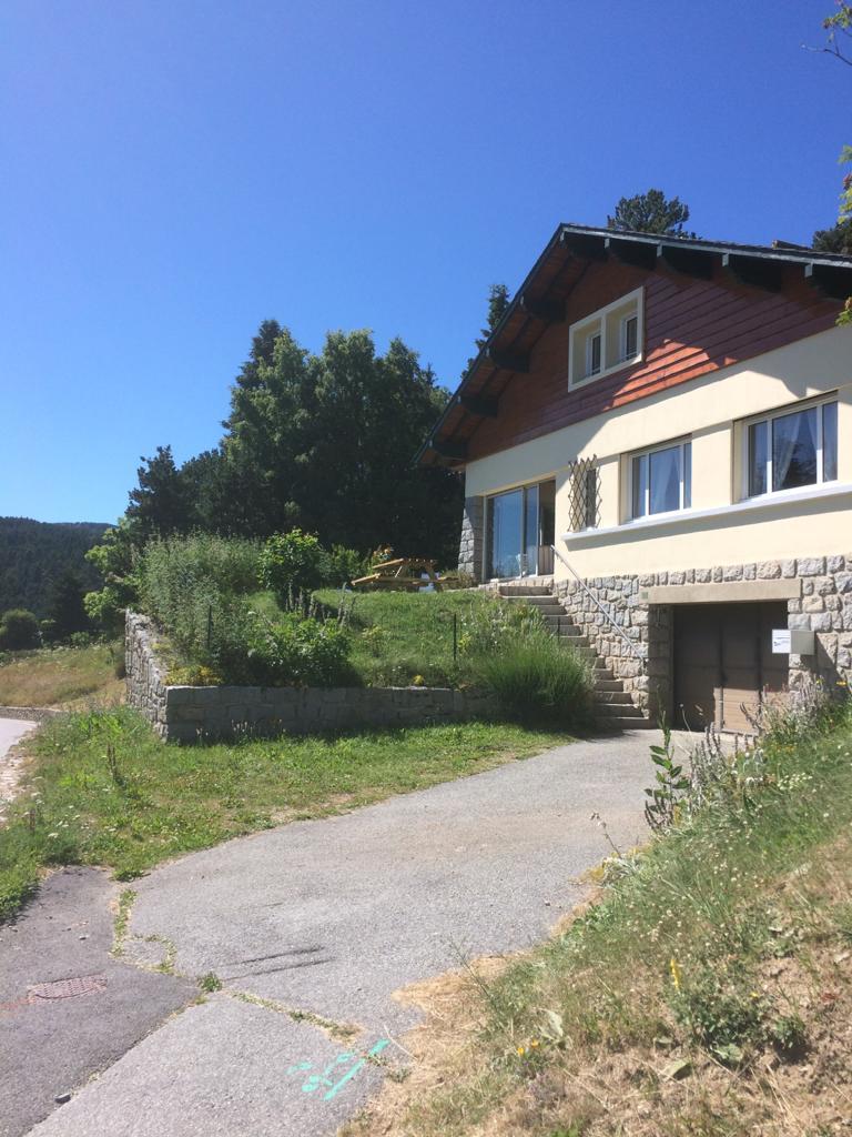 Maison de montagne très ensoleillée, agréable et confortable