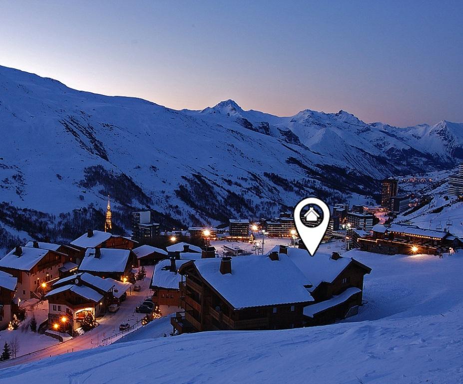 Appartement-chalet 115 M2 sur les pistes - 9 personnes / Les Menuires / La Sapinière