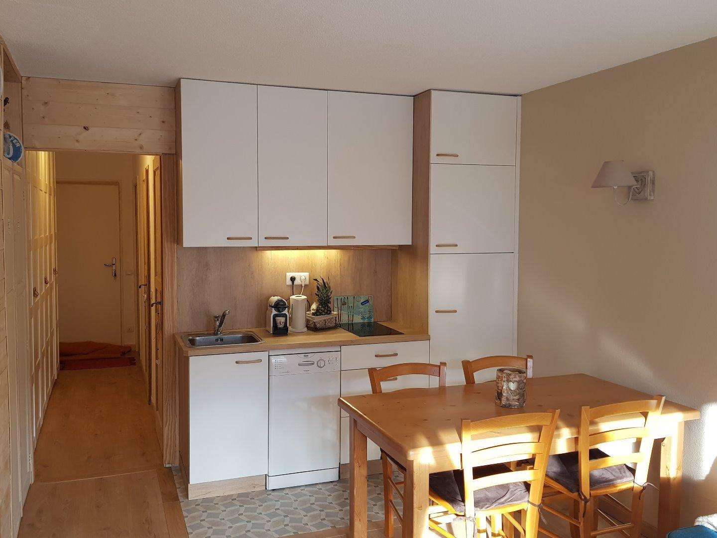 2 pièces central, refait à neuf, en face de la piste du Riou