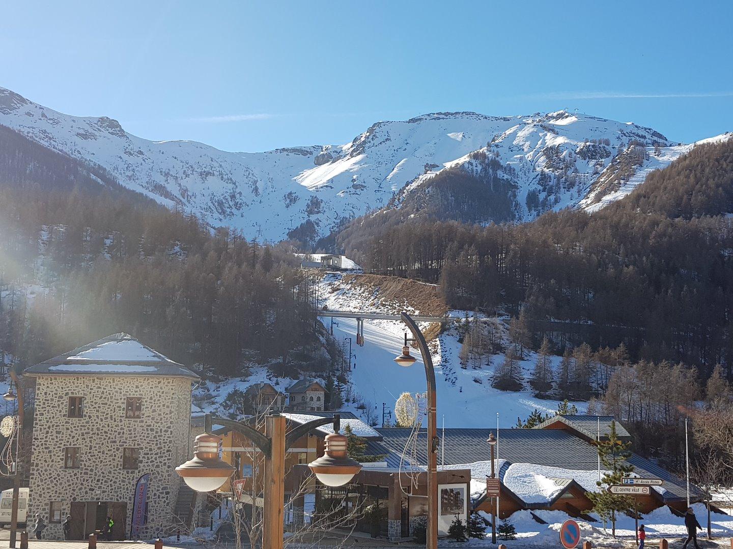 2 pièces central, refait à neuf, en face de la piste du Riou