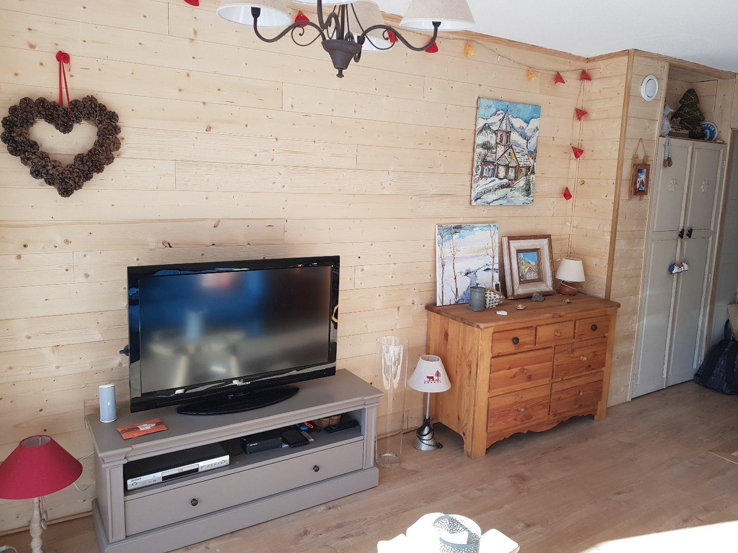 2 pièces central, refait à neuf, en face de la piste du Riou