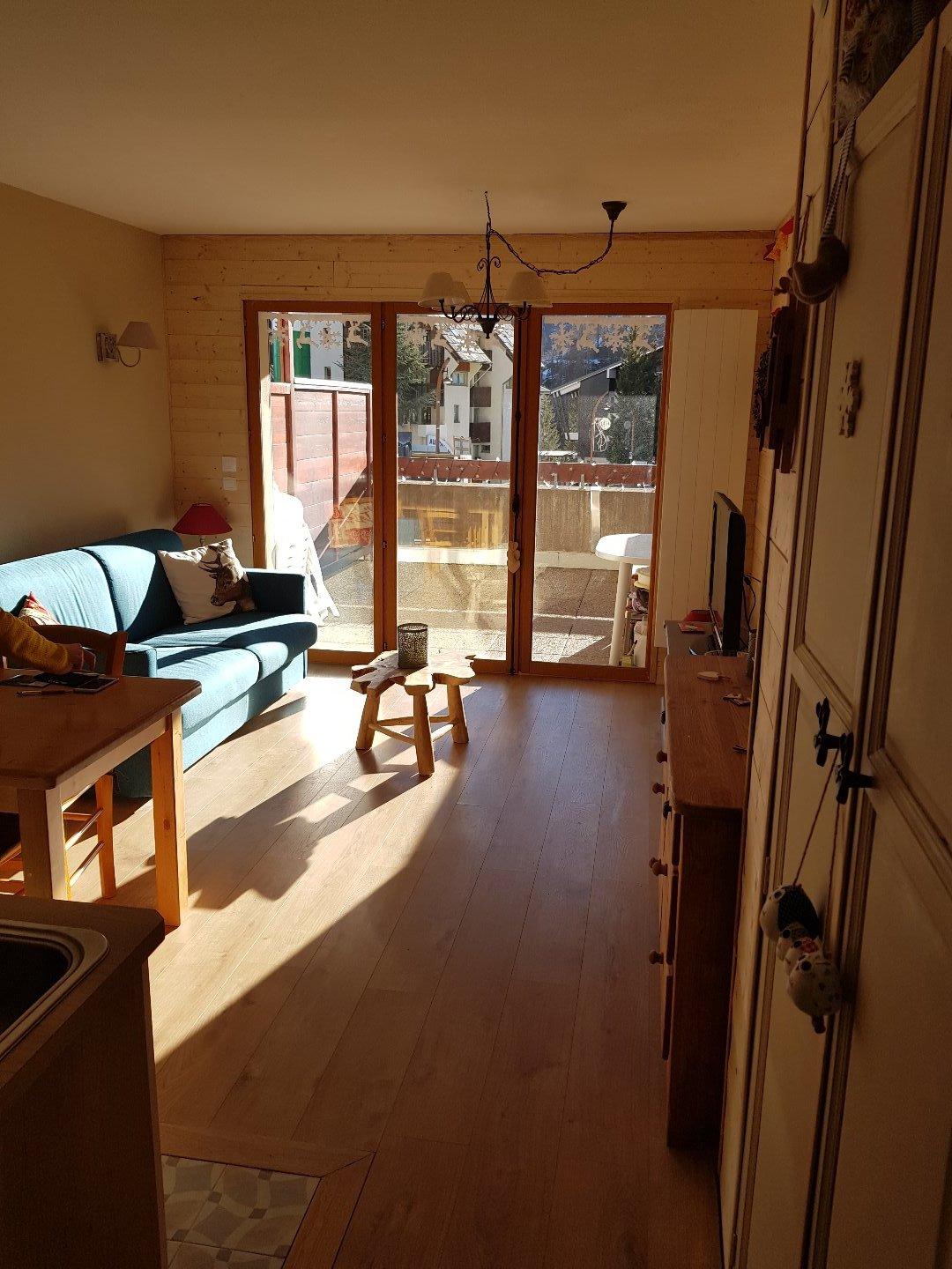 2 pièces central, refait à neuf, en face de la piste du Riou