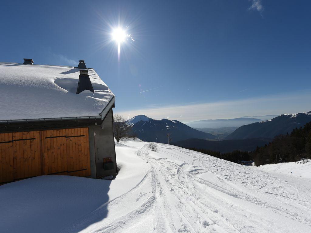 CHALET POUR 18/20 PERSONNES SITUÉ SUR LES PISTES DE SKI 