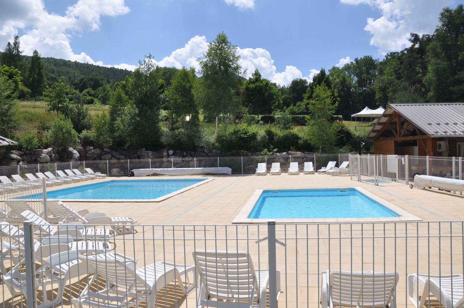 Camping La Pierre de L'Aigle - Chalet 35t