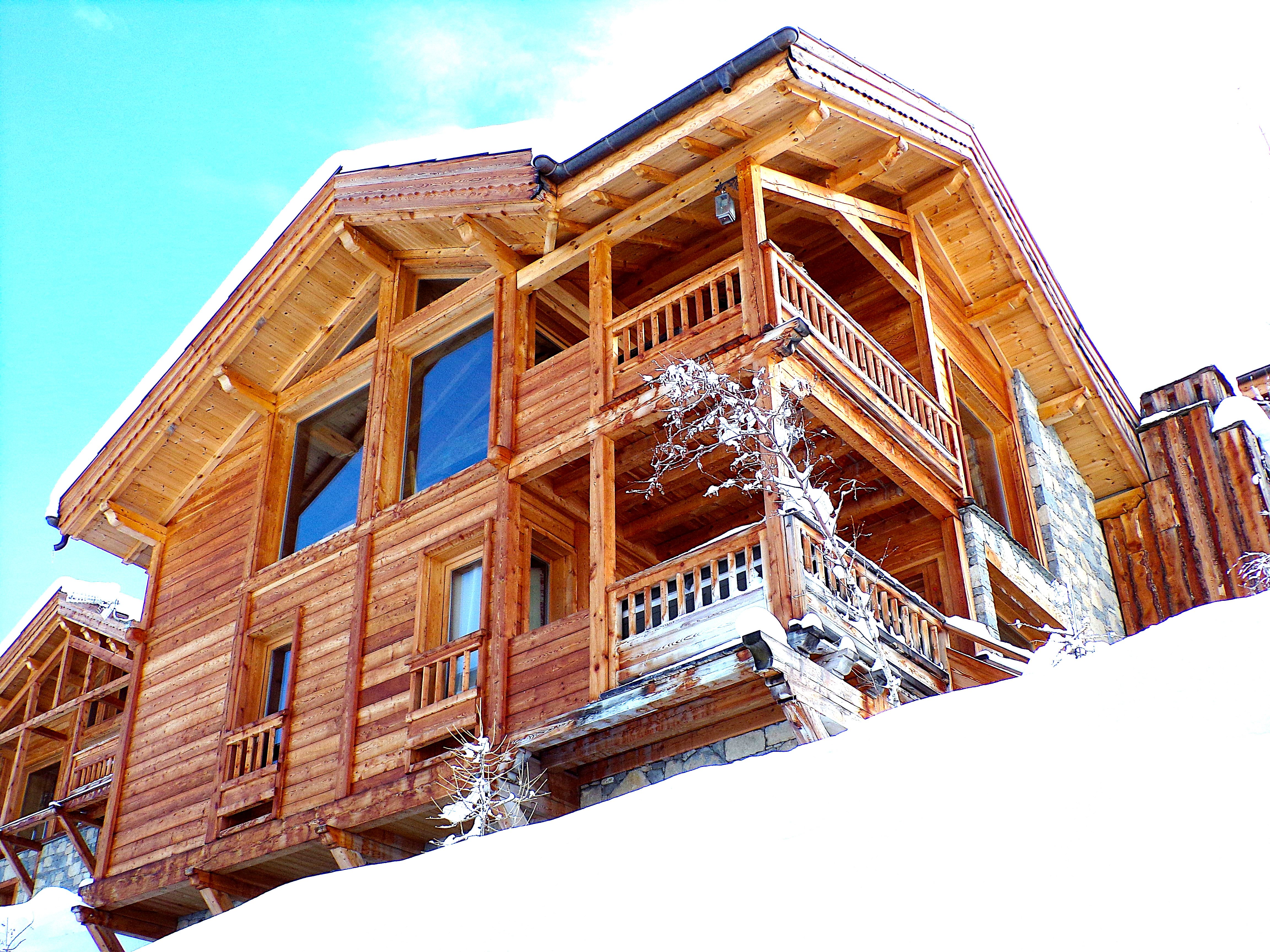CHALET DE CHARME VUE MONTAGNE ET PISTES DE SKI JACUZZI SAUNA ET HAMMAM