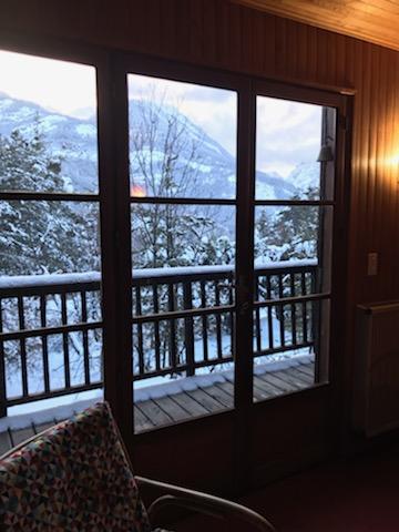Séjour et balcon en hiver