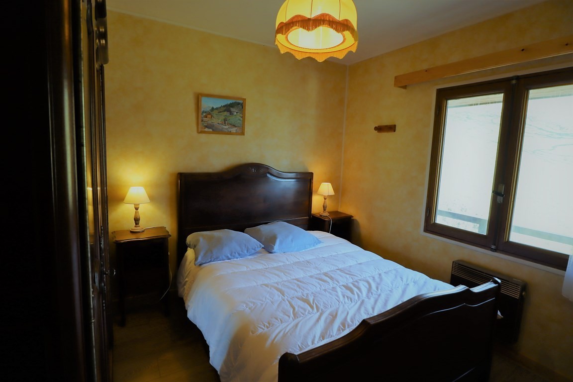 Chalet pour 6 à 8 pers. avec très belle vue, plein sud - Garage. Classé deux étoiles.