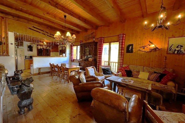 Chalet nature sur pistes l'hiver et dans les alpages l'été pour 14 personnes