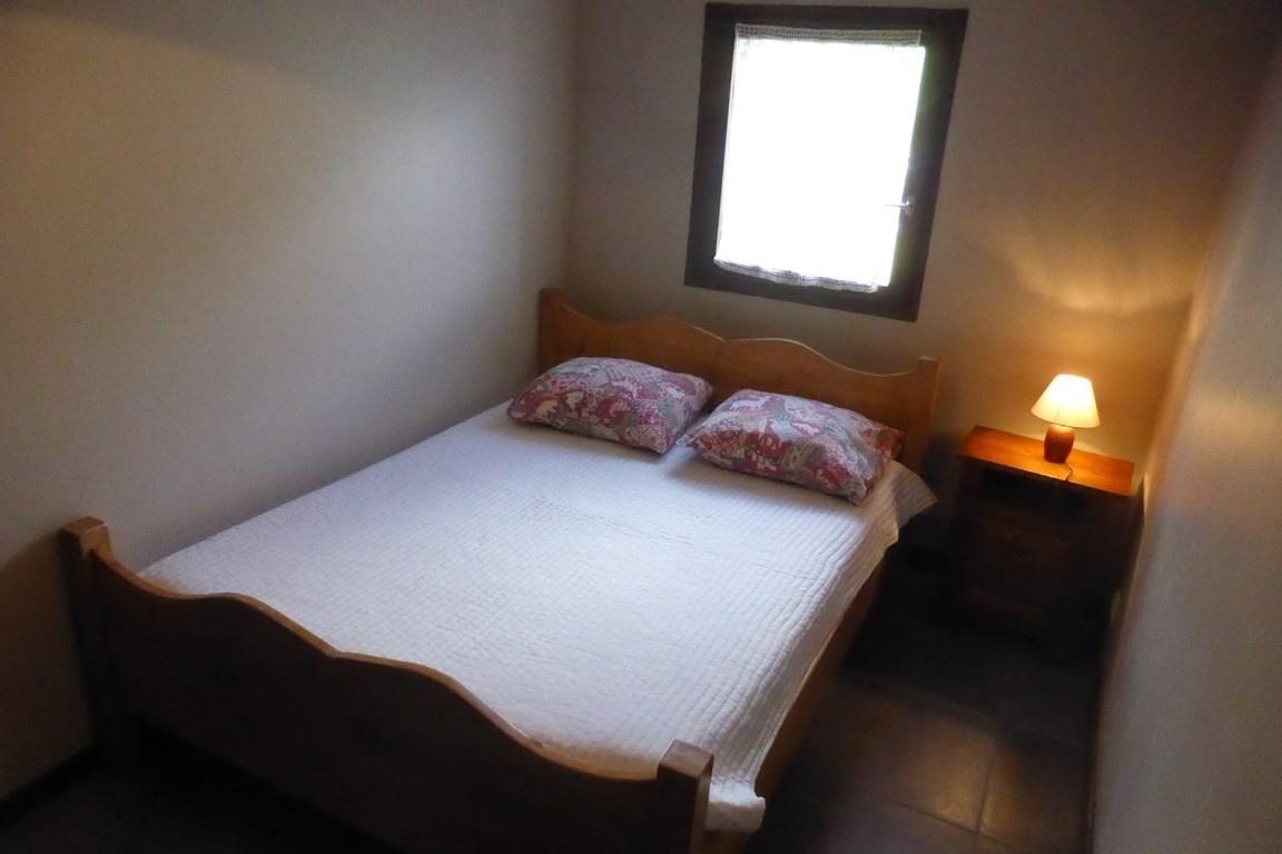 Chalet au calme de 7 à 8 personnes, 3 chambres, classé deux étoiles. 