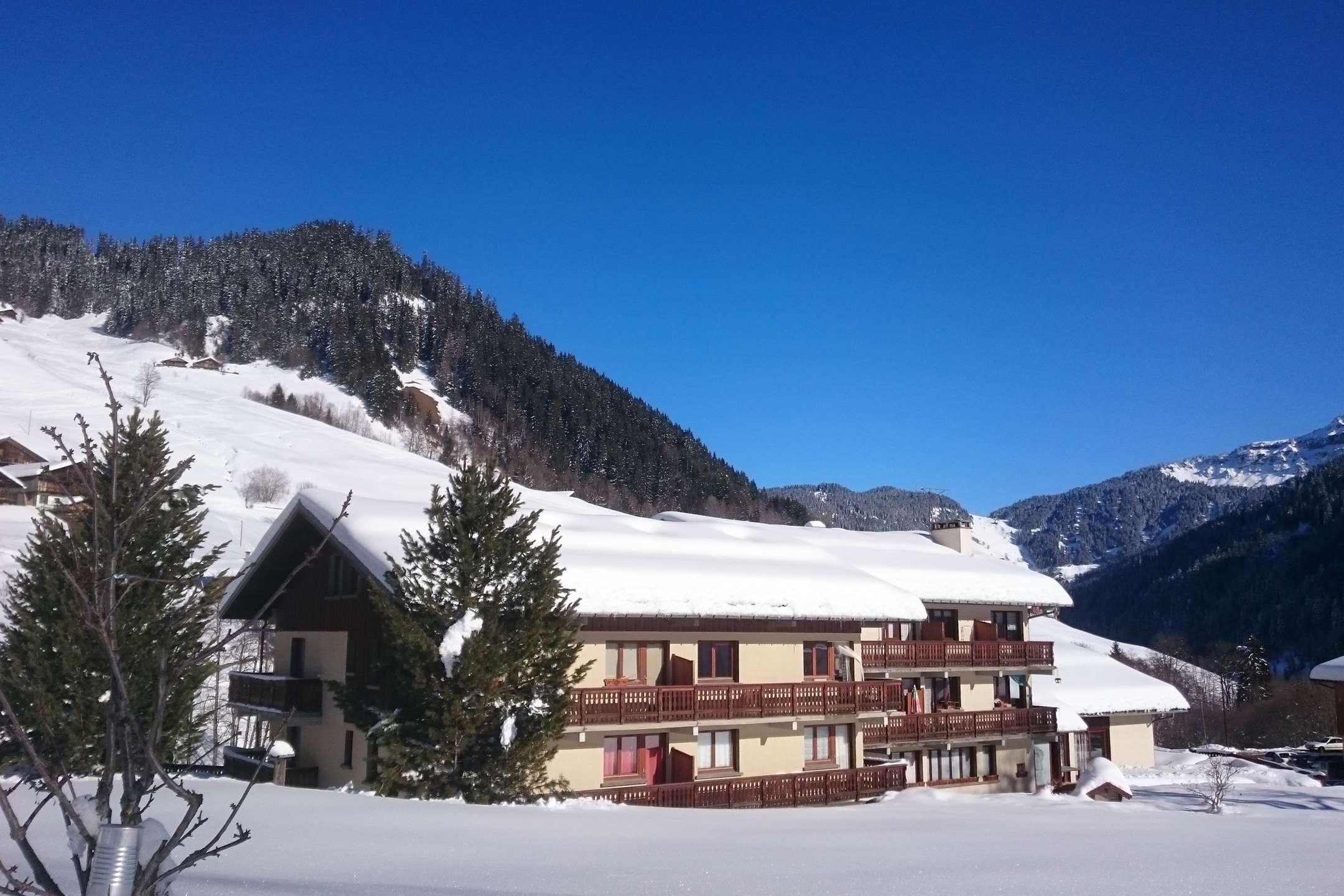 Grand appartement 7 à 8 personnes dans une résidence familiale - Pied des pistes