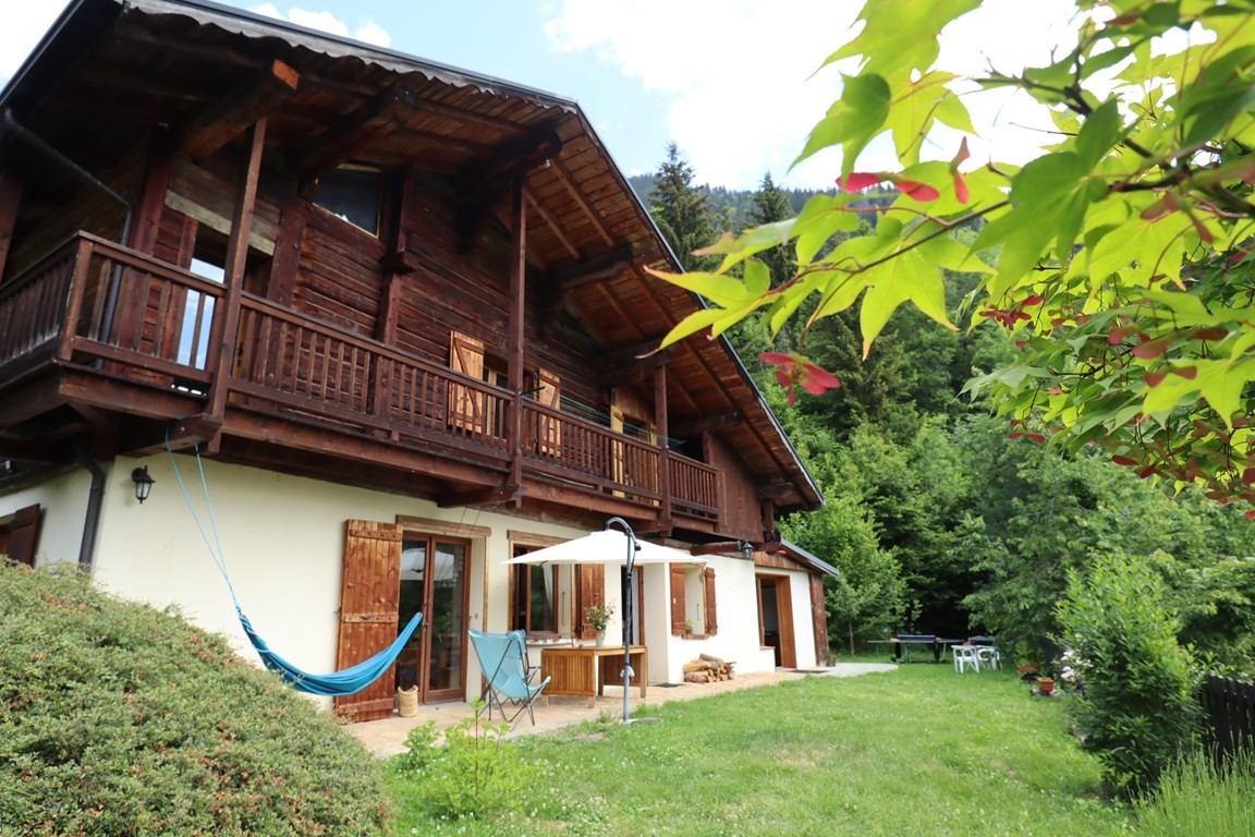 Les Saisies à 15 min. Beau chalet rénové pour 10 à 12 personnes.