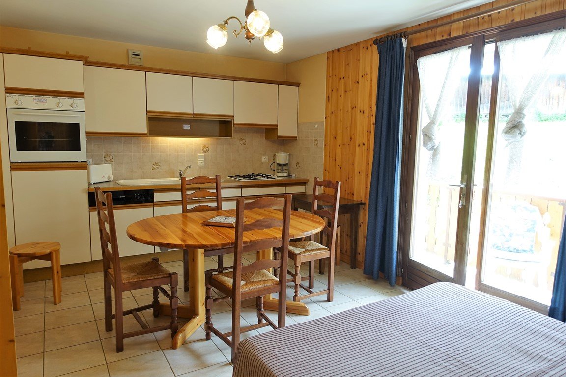 Appartement 4 personnes au calme, vue montagne, au départ des pistes, classé 2 étoiles