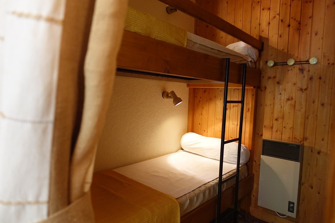 Appartement 6 personnes calme et au départ de randonnées et du domaine skiable, classé 2 étoiles