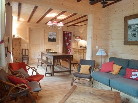 Centre village. Très joli chalet tout confort 140 m² pour 13 personnes  A Arêches. 7 chbres