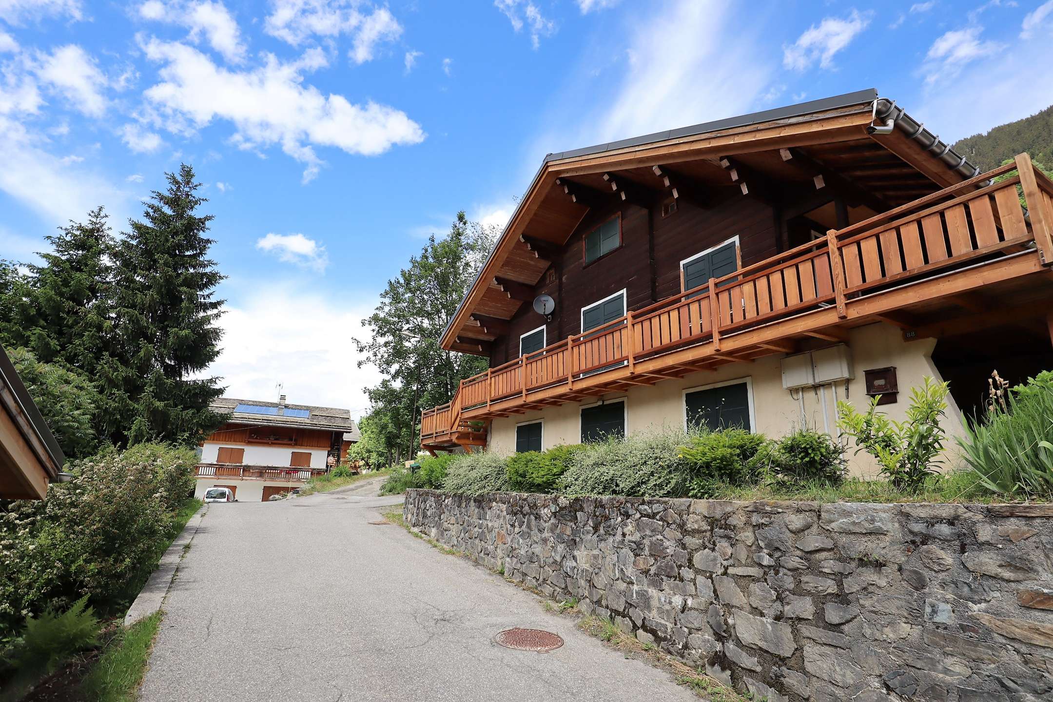 Centre village. Très joli chalet tout confort 140 m² pour 13 personnes  A Arêches. 7 chbres