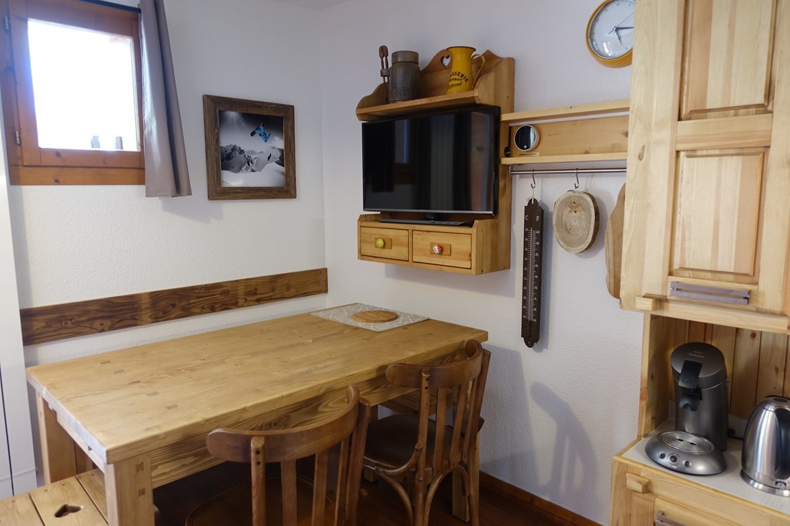 Appartement T2 cabine  à proximité des pistes, pour 4 personnes.  Classé **