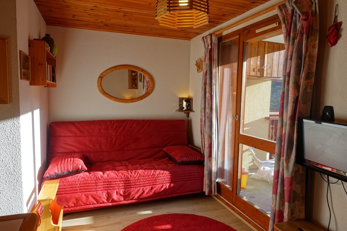 Appartement 4 à 5 personnes avec ascenseur.  Bien équipé, cosy, centre village
