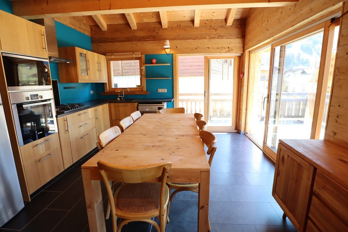 Dans station d'Arêches-Beaufort. Chalet calme récent 8 personnes exposé sud