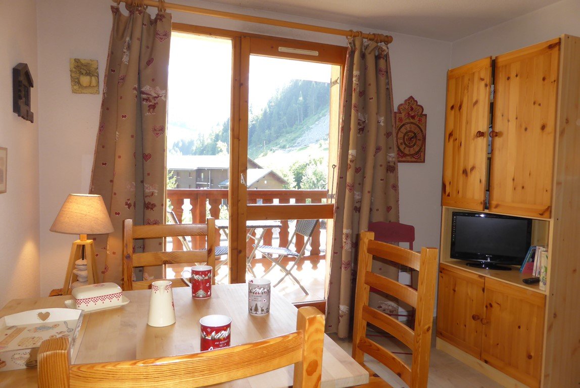 Appartement 4 personnes, esprit montagne, centre village, proche des remontées mécaniques