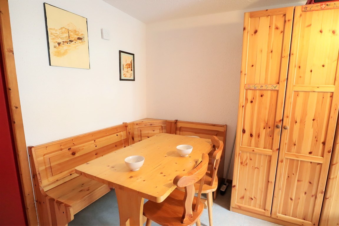 Appartement  pour  4 à 6 personnes avec vue sur le village et la roche Parstire