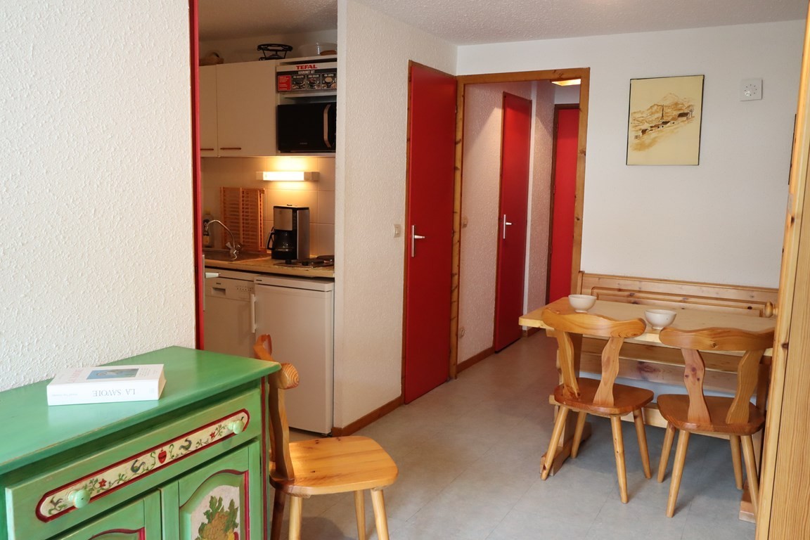 Appartement  pour  4 à 6 personnes avec vue sur le village et la roche Parstire