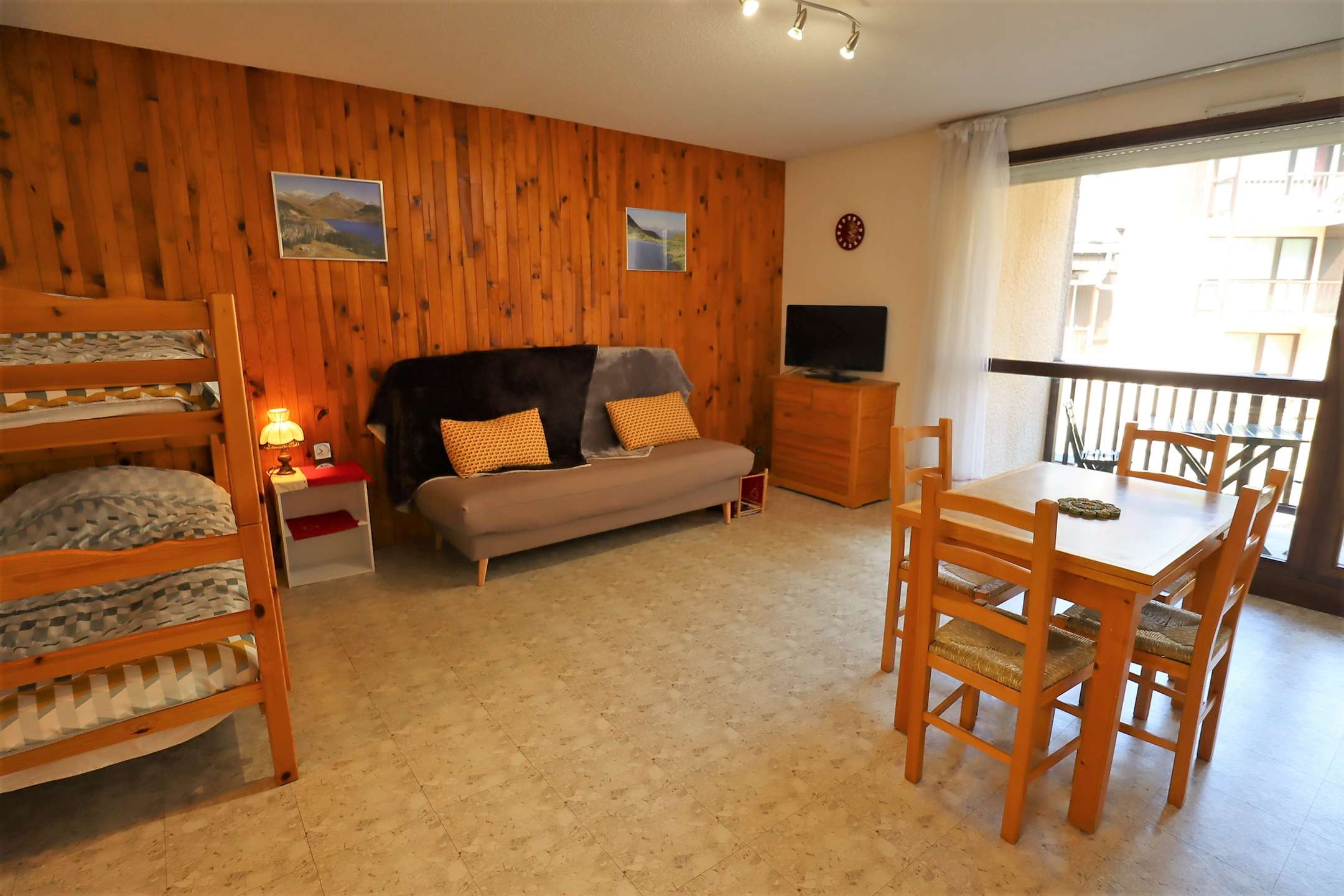 Grand Studio 4 personnes aux abords d'Arêches, envronnement calme et nature