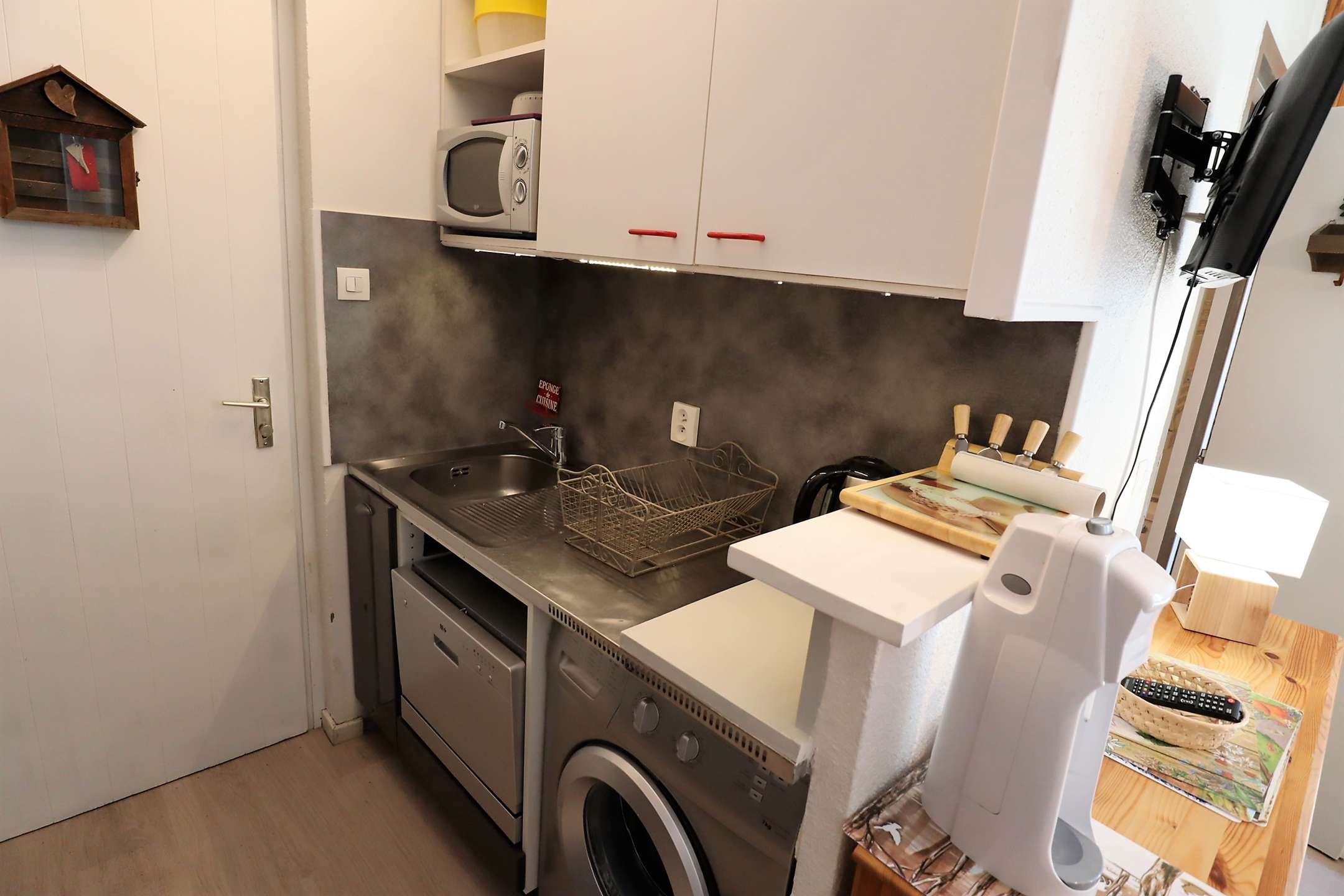 DUPLEX TRES AGREABLE, LUMINEUX ET BIEN EQUIPE POUR 4 A 6 PERSONNES. Classé **