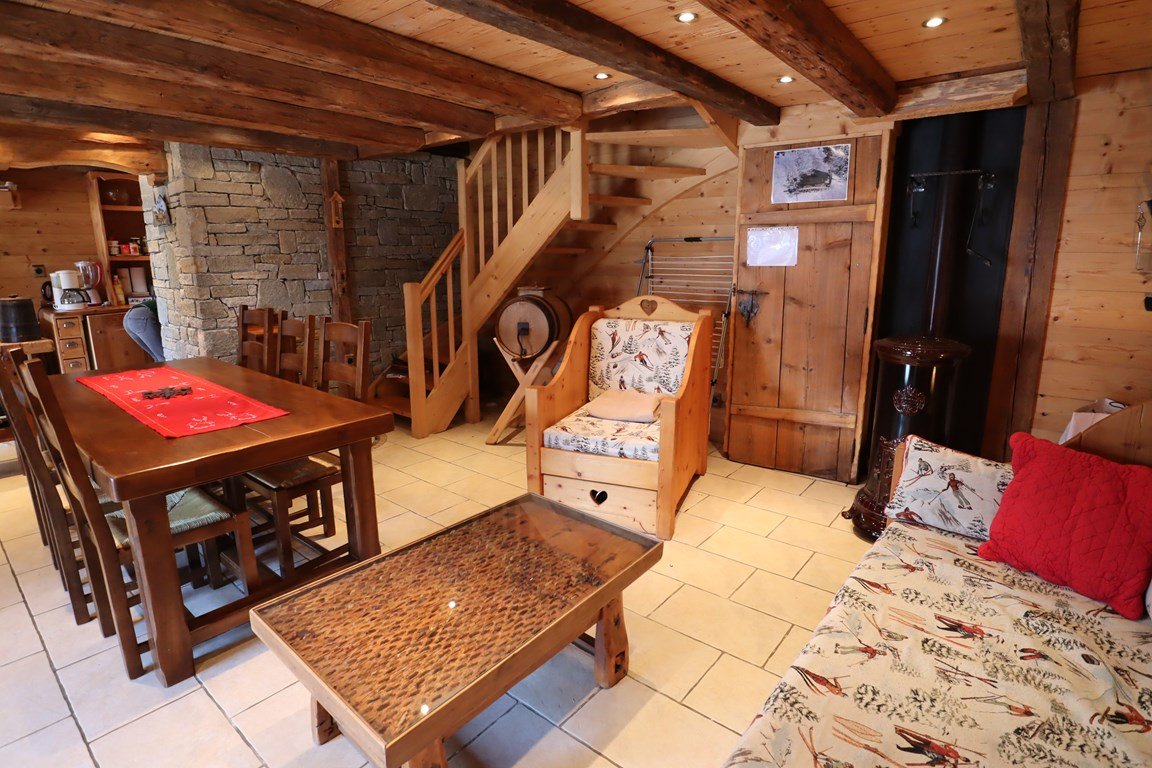 Vue surplombant le hameau Planay, chalet 6 personnes classé 2 étoiles, plein sud