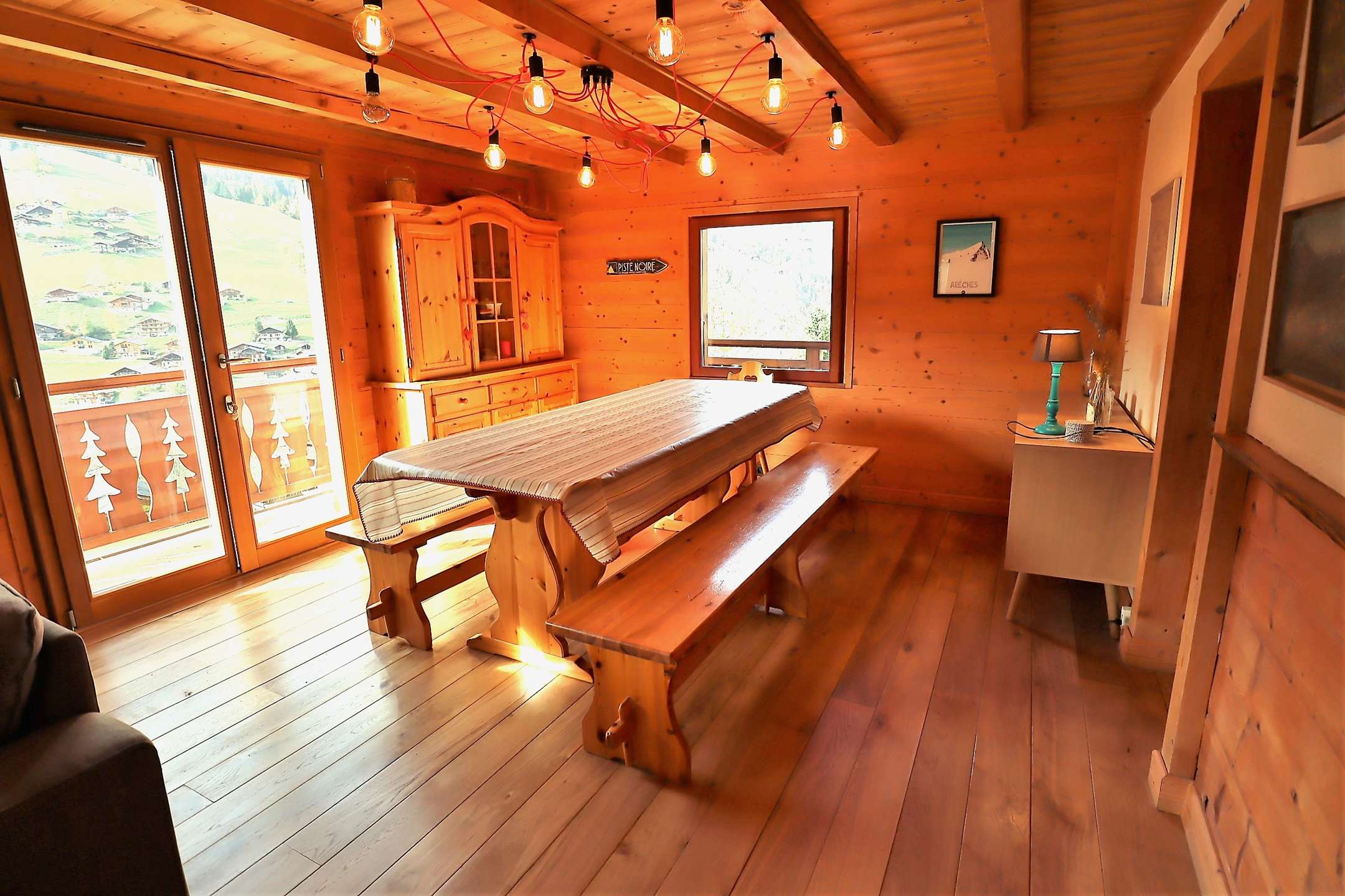 Chalet familial fonctionnel pour 10 personnes à 5 minutes du centre village - wifi inclus