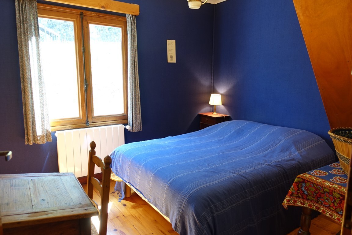 Chalet familial 6 personnes classé 2 étoiles. Calme et proche du village