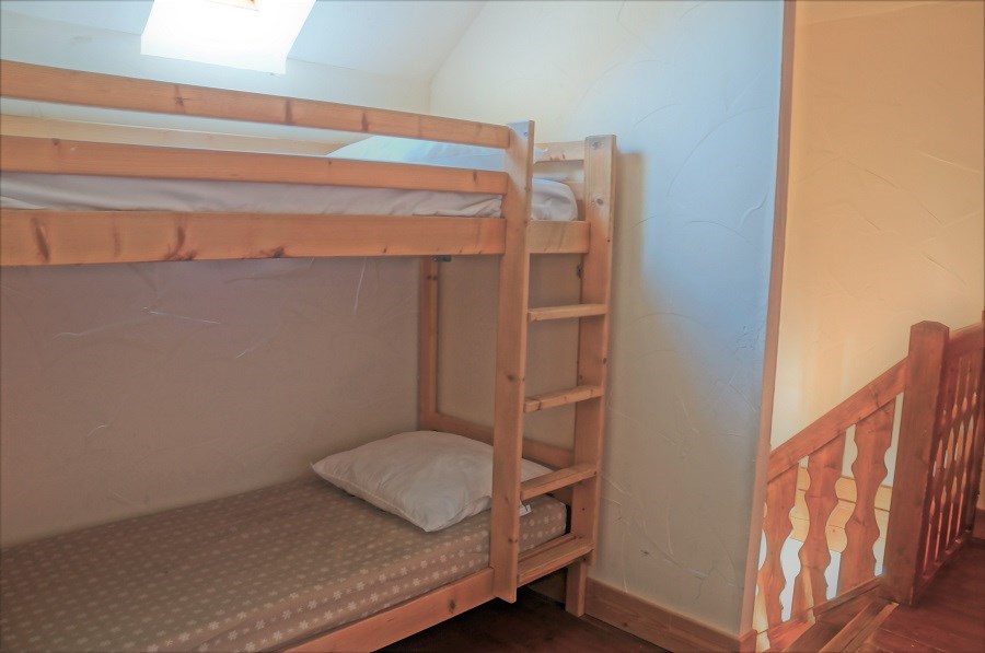 Location Chalet avec 4 chambres pour 12 personnes 