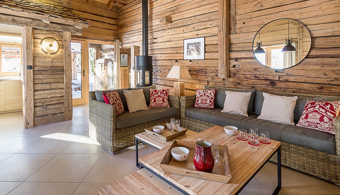 CHALET DE PRESTIGE piscine intérieure privée (label 5 diamants de l’OT des Saisies) Ascenseur Prestations exceptionnelles. Hauteluce - Les Saisies - Les Contamines Montjoie. charme montagnard. Capacité : 10 à 12 personnes.