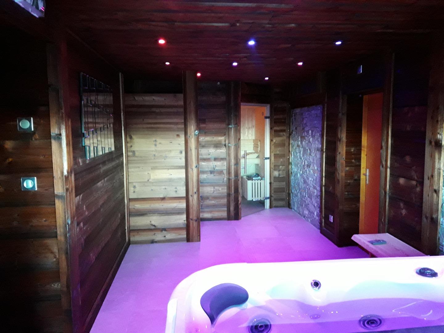 Chalet 12 personnes 160 m2 au pied des pistes, trés haut standing, vue epoustouflante