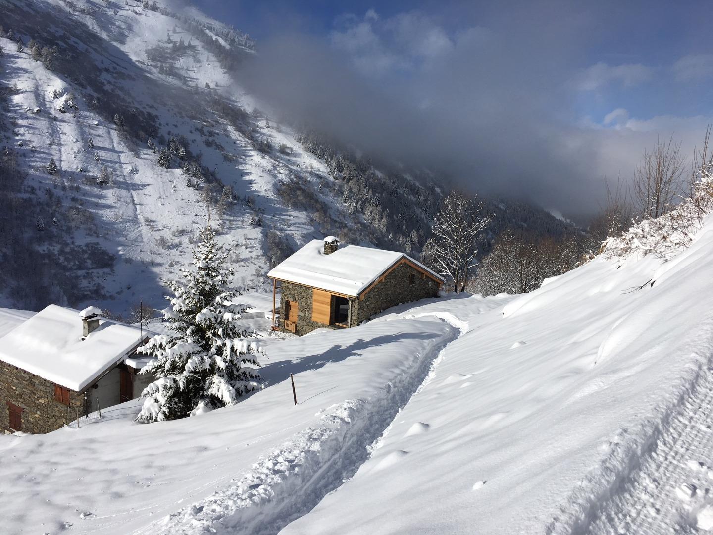 le "1898", en pleine nature, ski et randonnées