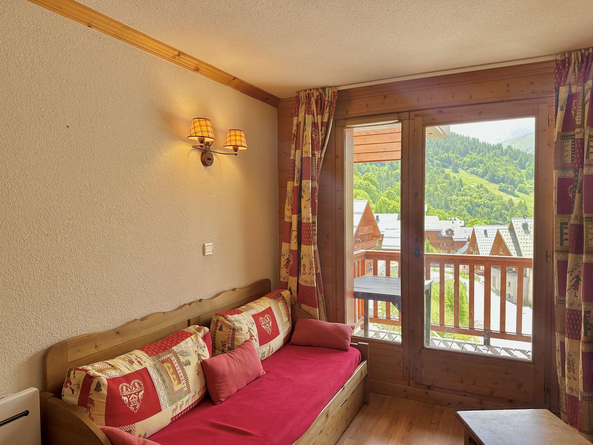 APPARTEMENT DUPLEX POUR 8 PERSONNES proche piste