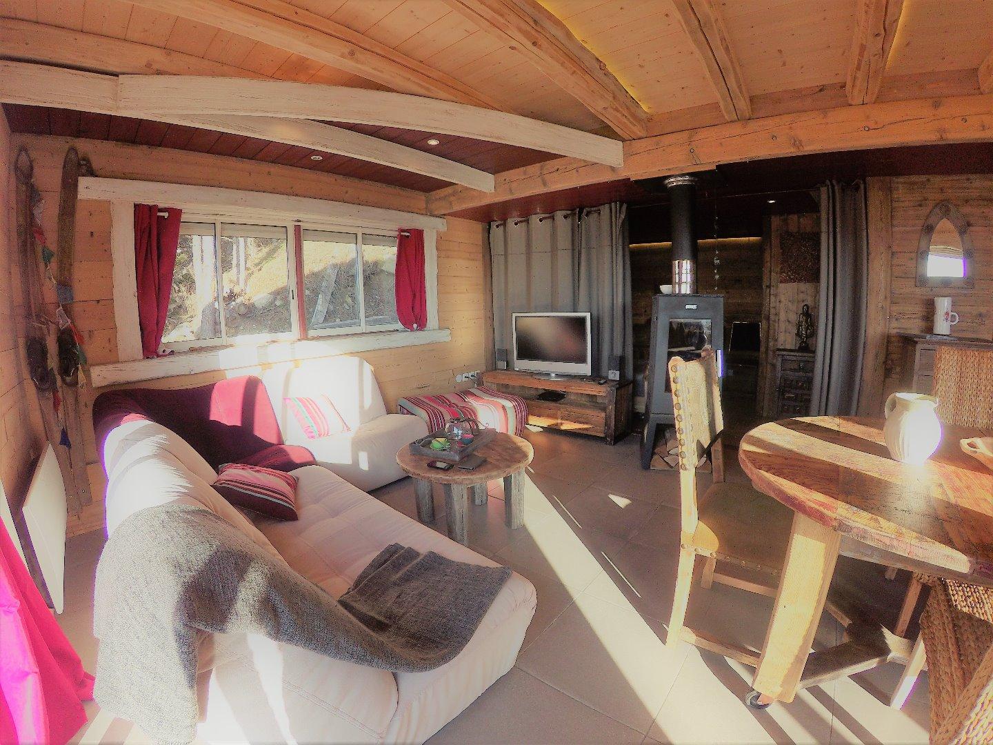 Le chalet du randonneur - location-occitanie -  face au lac de matemale -